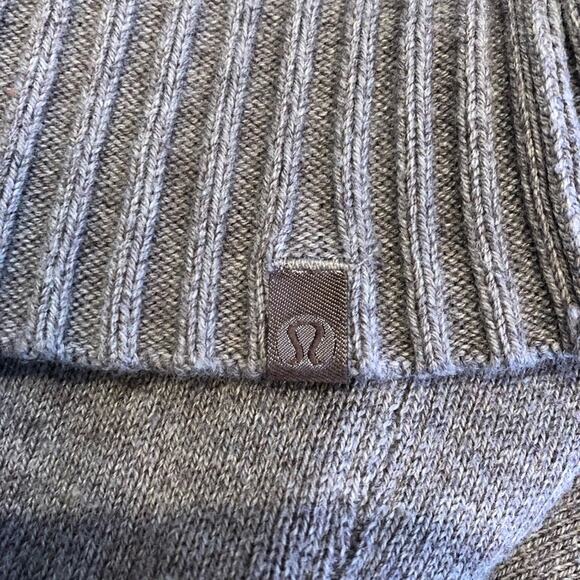 Lululemon Still Lotus reversible heathered frosted mulberry light purple sweater - Picture 6 of 12